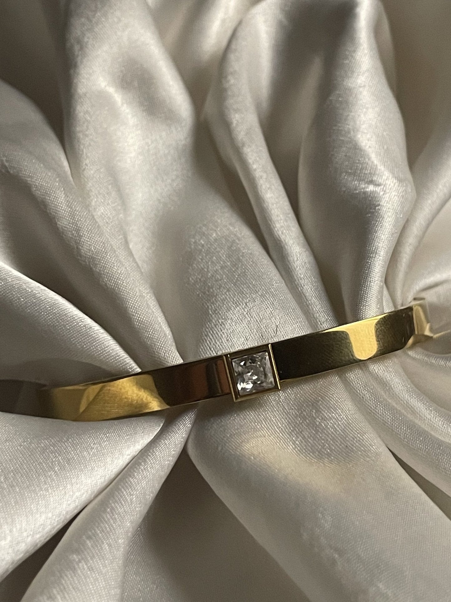 Royal Square Cuff - Zella