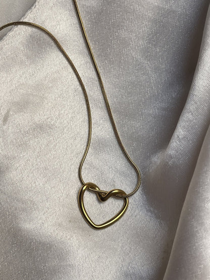 Golden Heart Knot Necklace - Zella