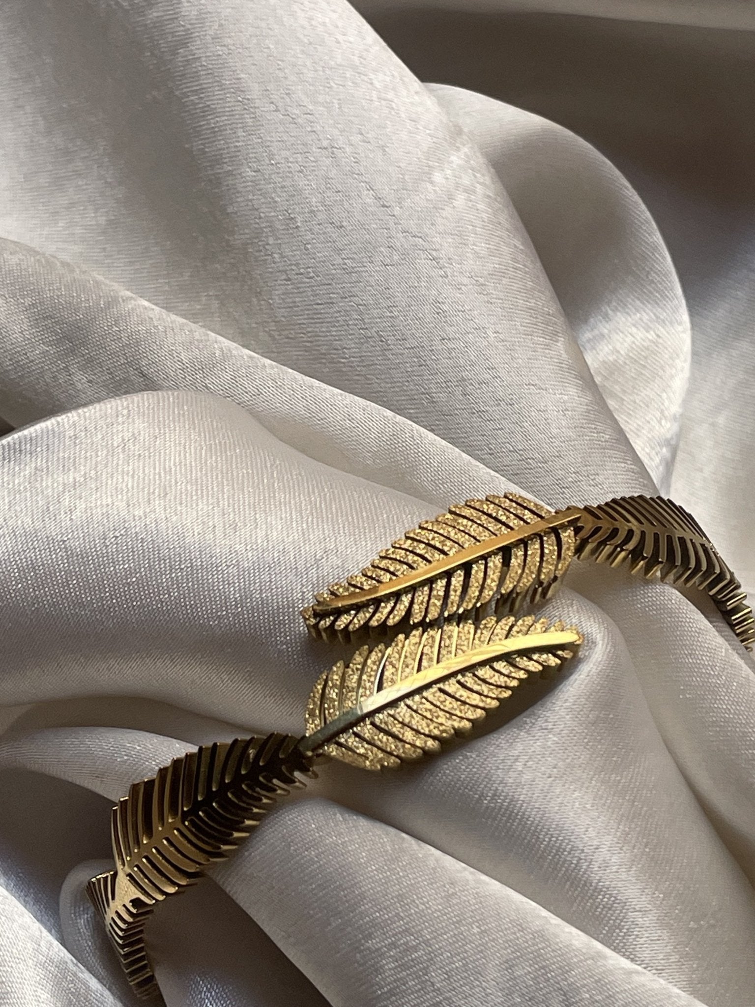 Leaf Bangle - Zella