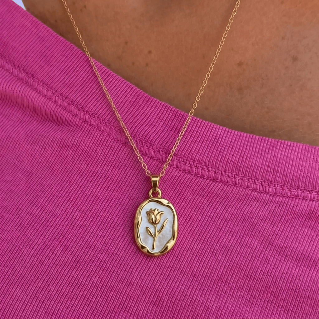 Fleur Oval Necklace - Zella